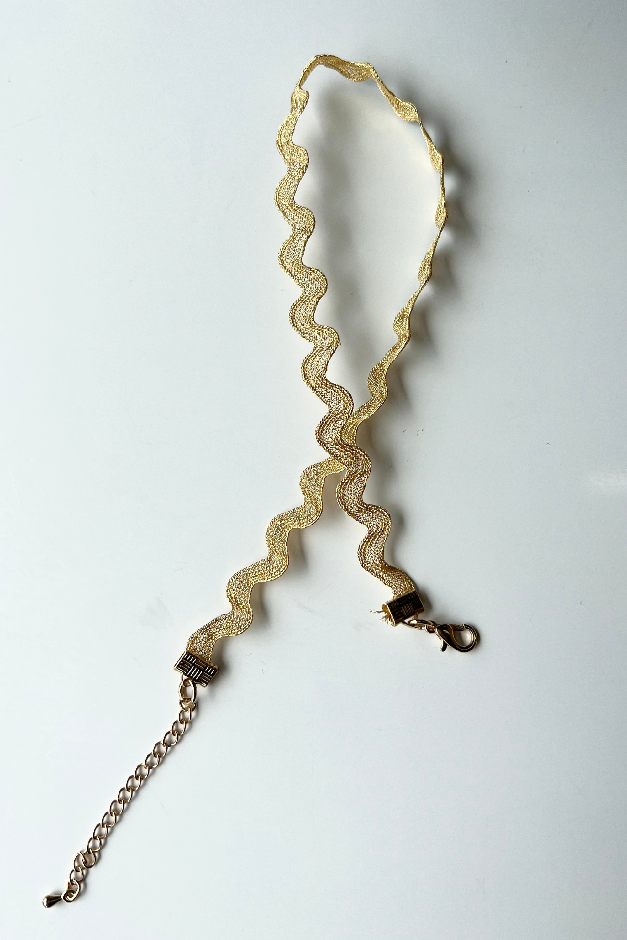 カラーウェーブチョーカー