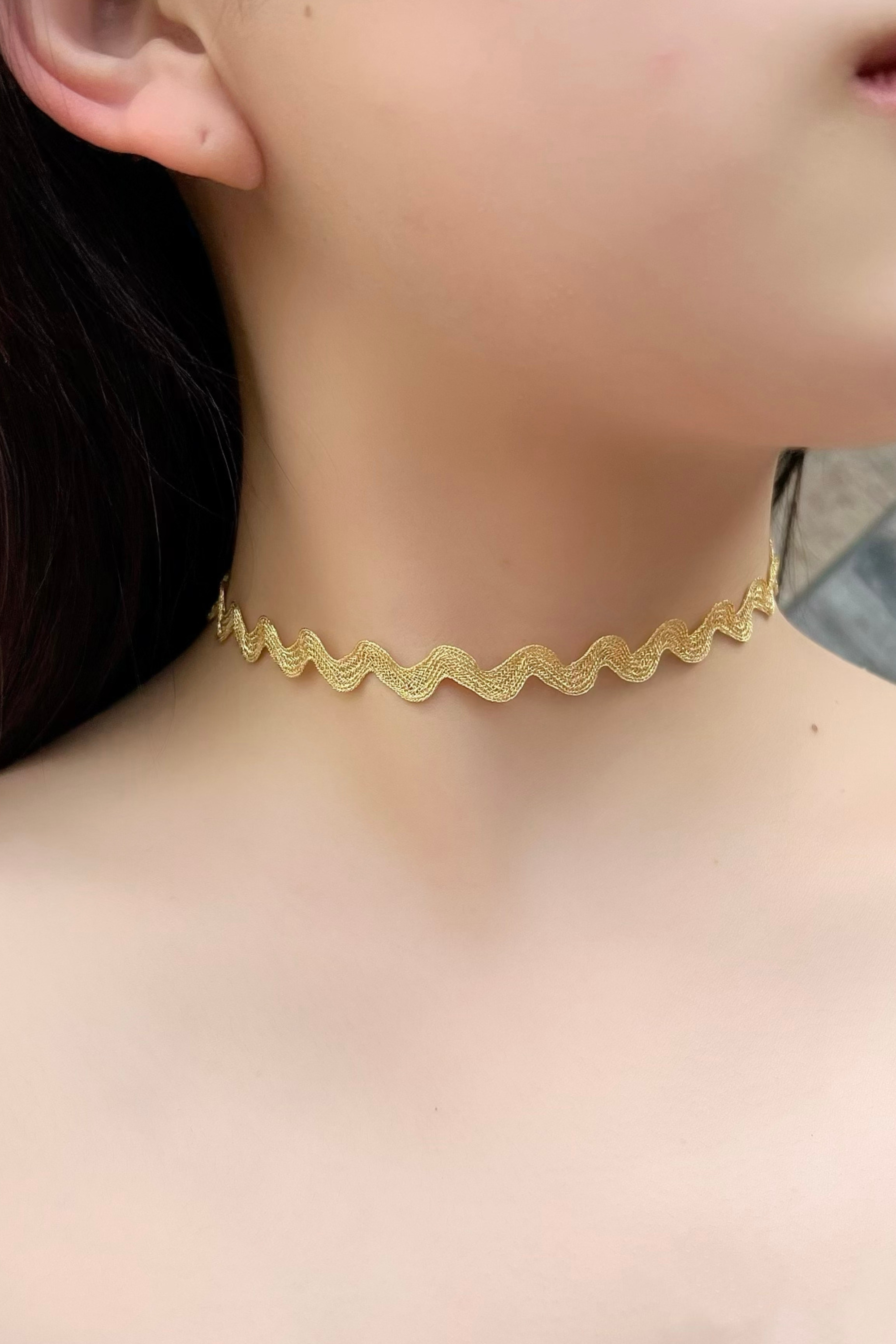 カラーウェーブチョーカー