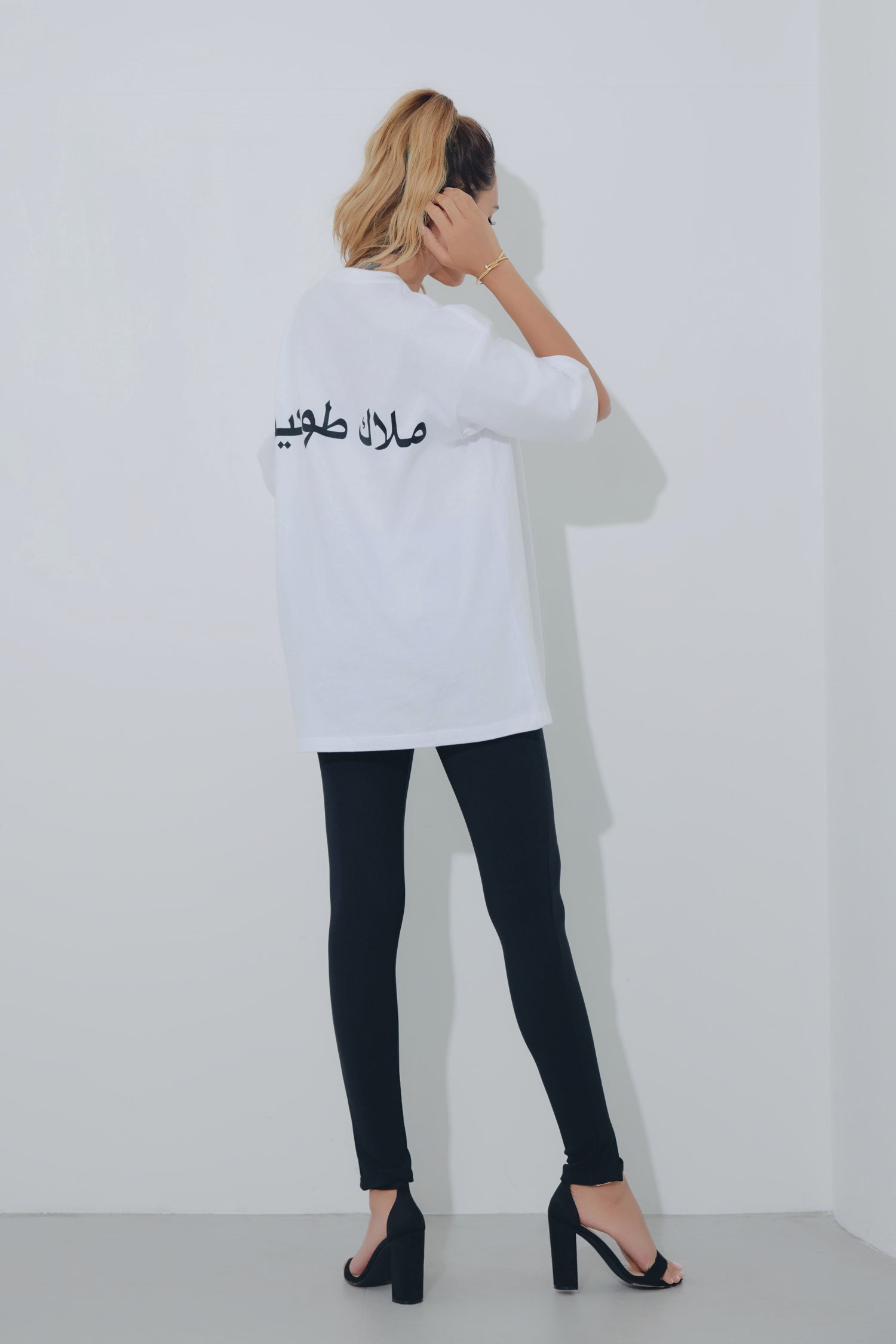 【先行予約10%OFF】ANELATOKYO アラビックロゴ Tシャツ