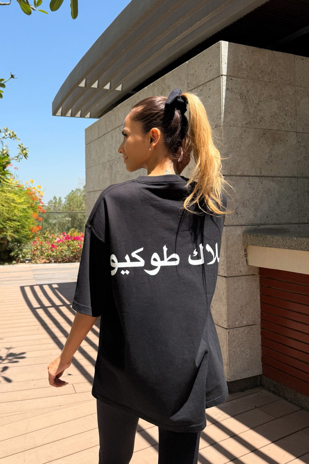 【先行予約10%OFF】ANELATOKYO アラビックロゴ Tシャツ