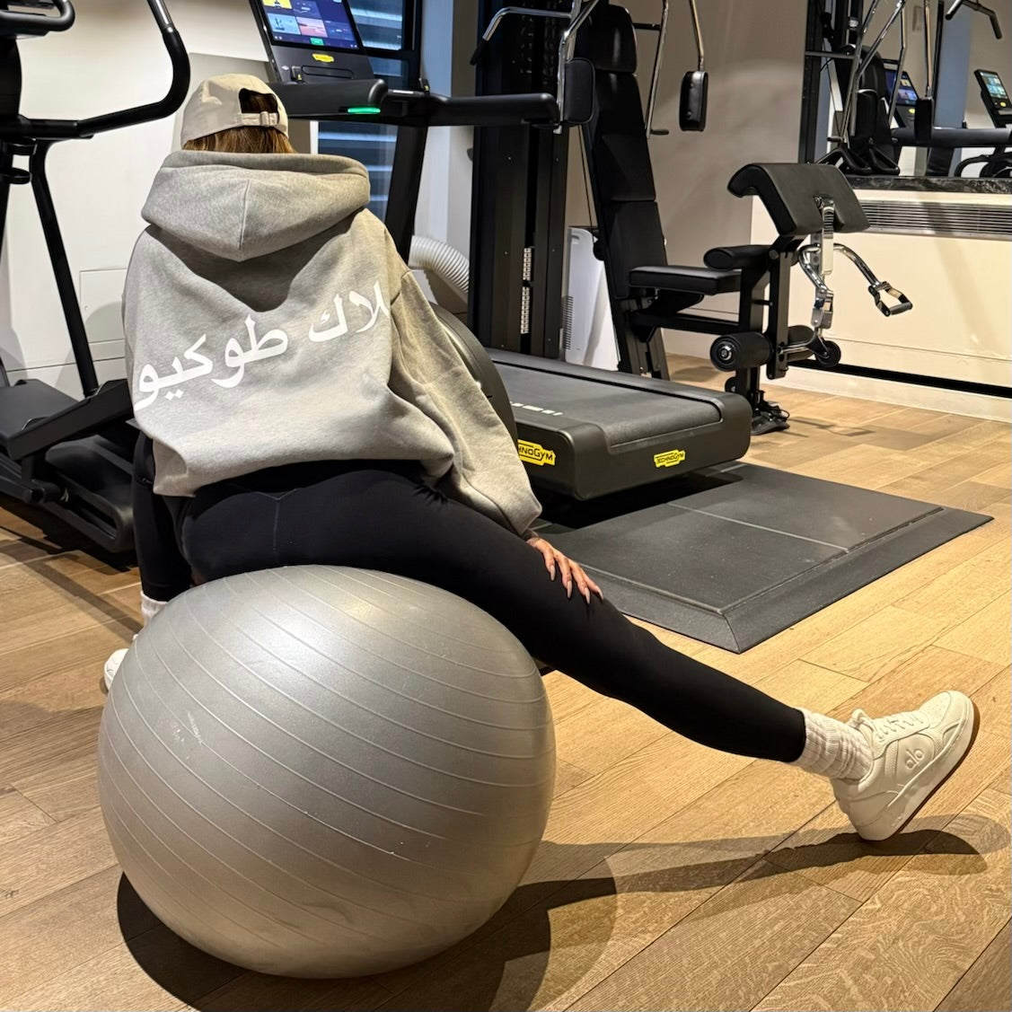 アラビックxANELATOKYO フーディ