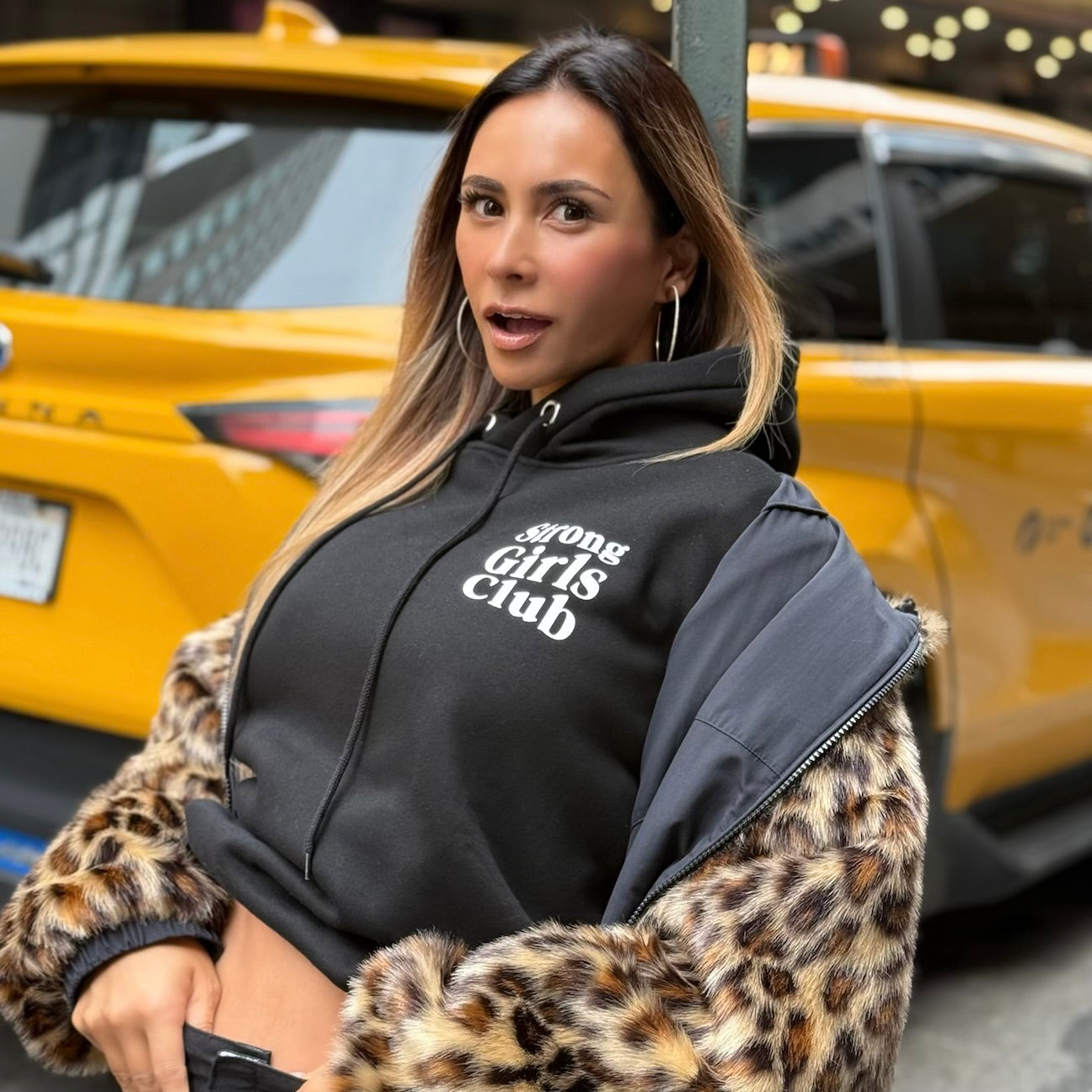 【受注販売】Strong Girls Club x ANELATOKYO フーディ