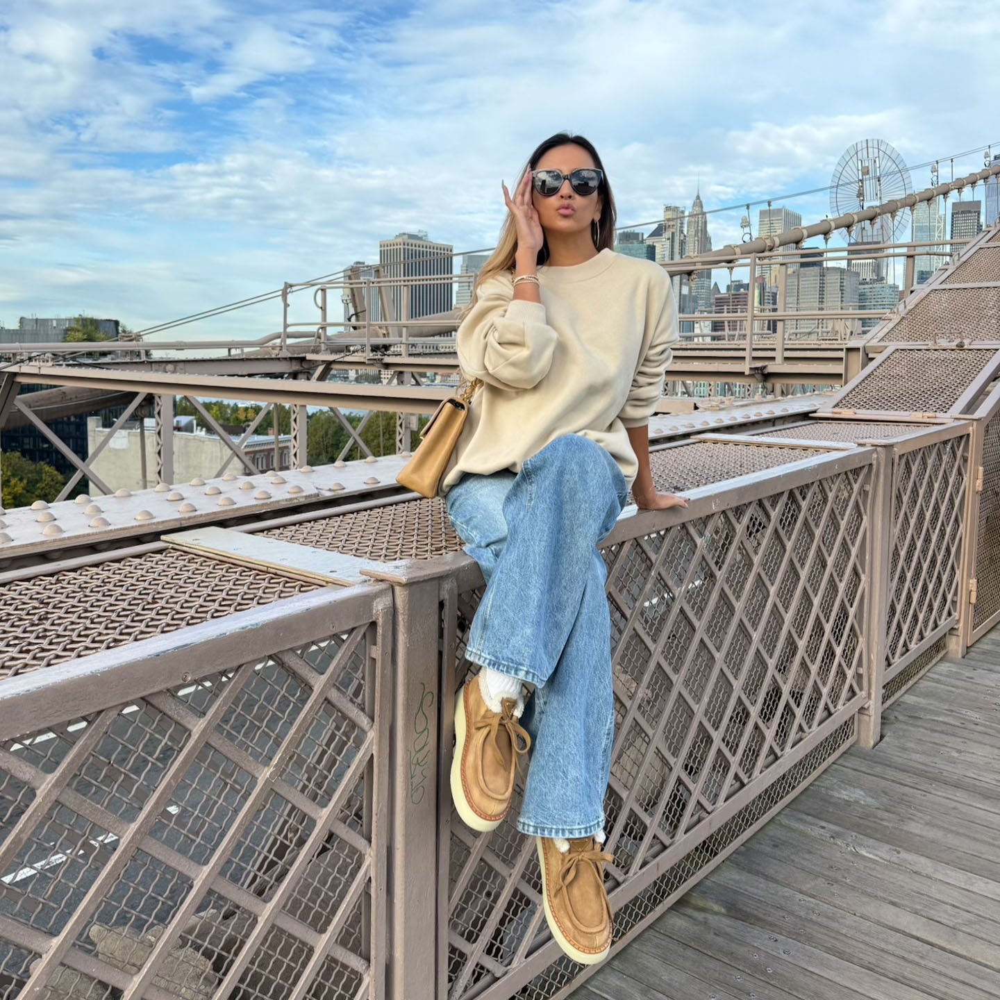 ローズ刺繍ドルマンスリーブスウェット