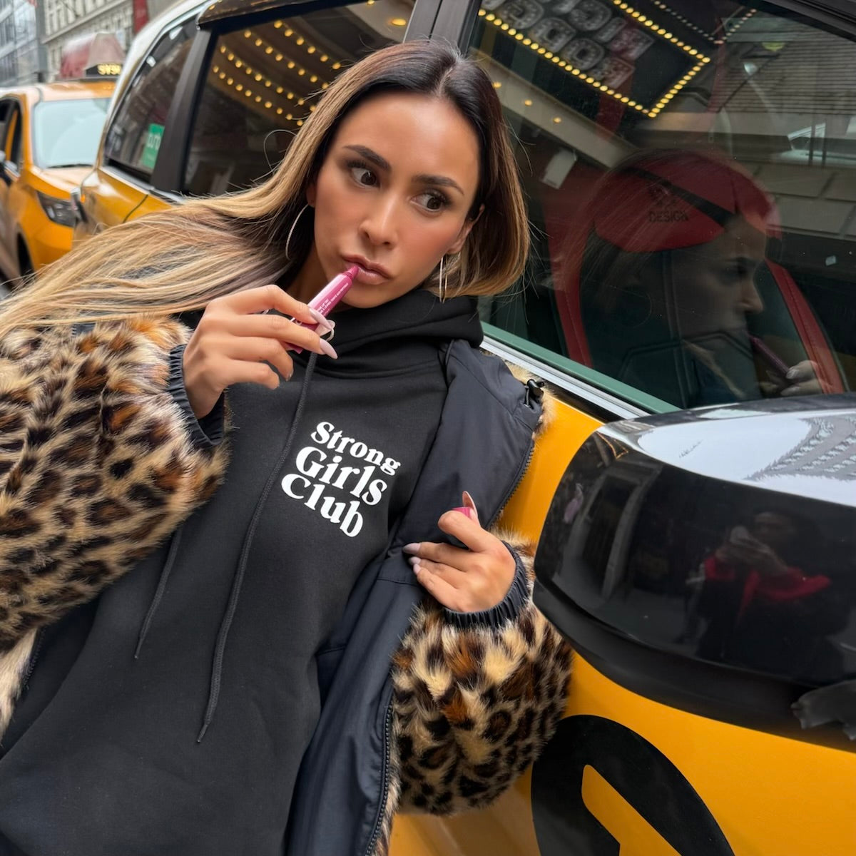 【受注販売】Strong Girls Club ｘ ANELATOKYO フーディ