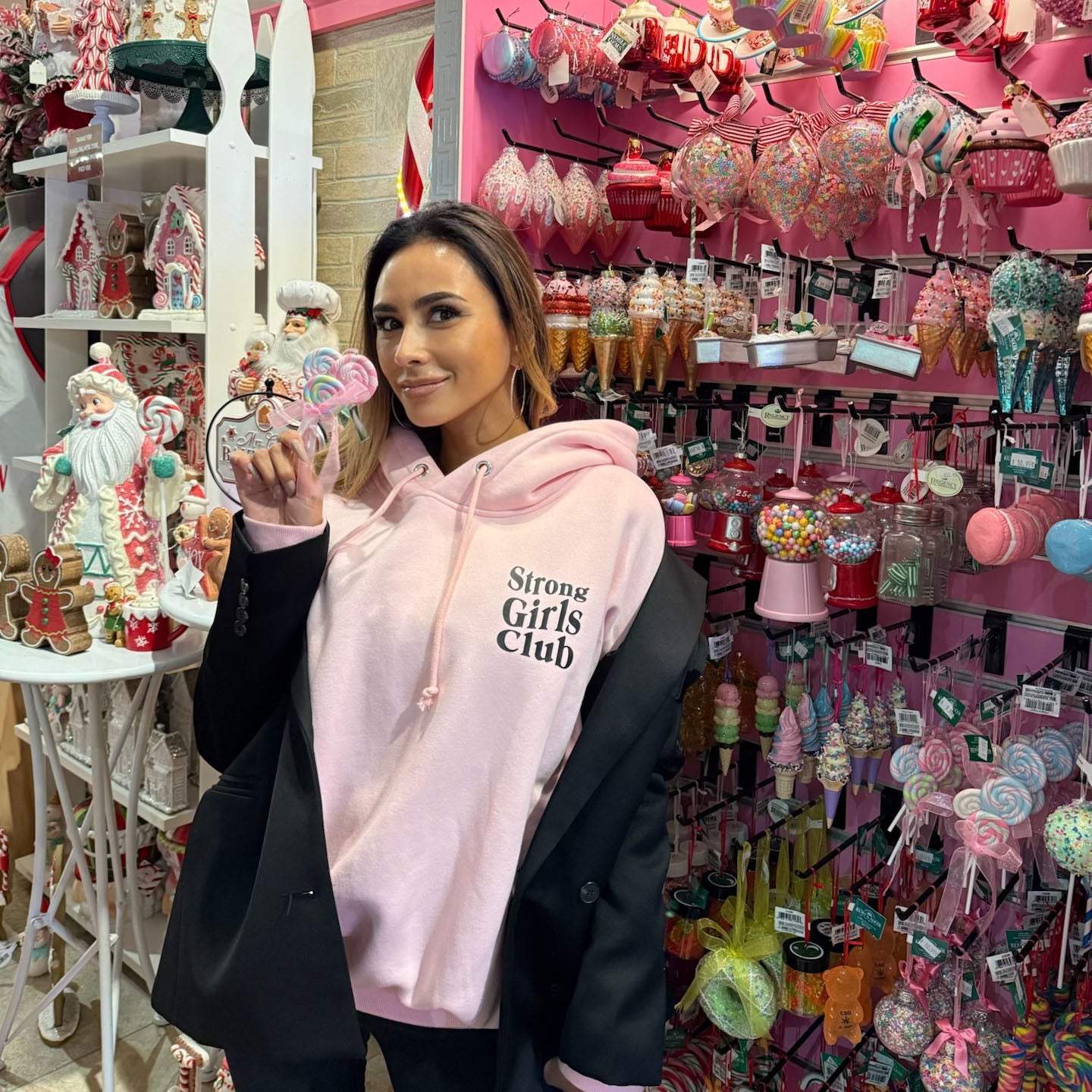 【受注販売】Strong Girls Club ｘ ANELATOKYO フーディ