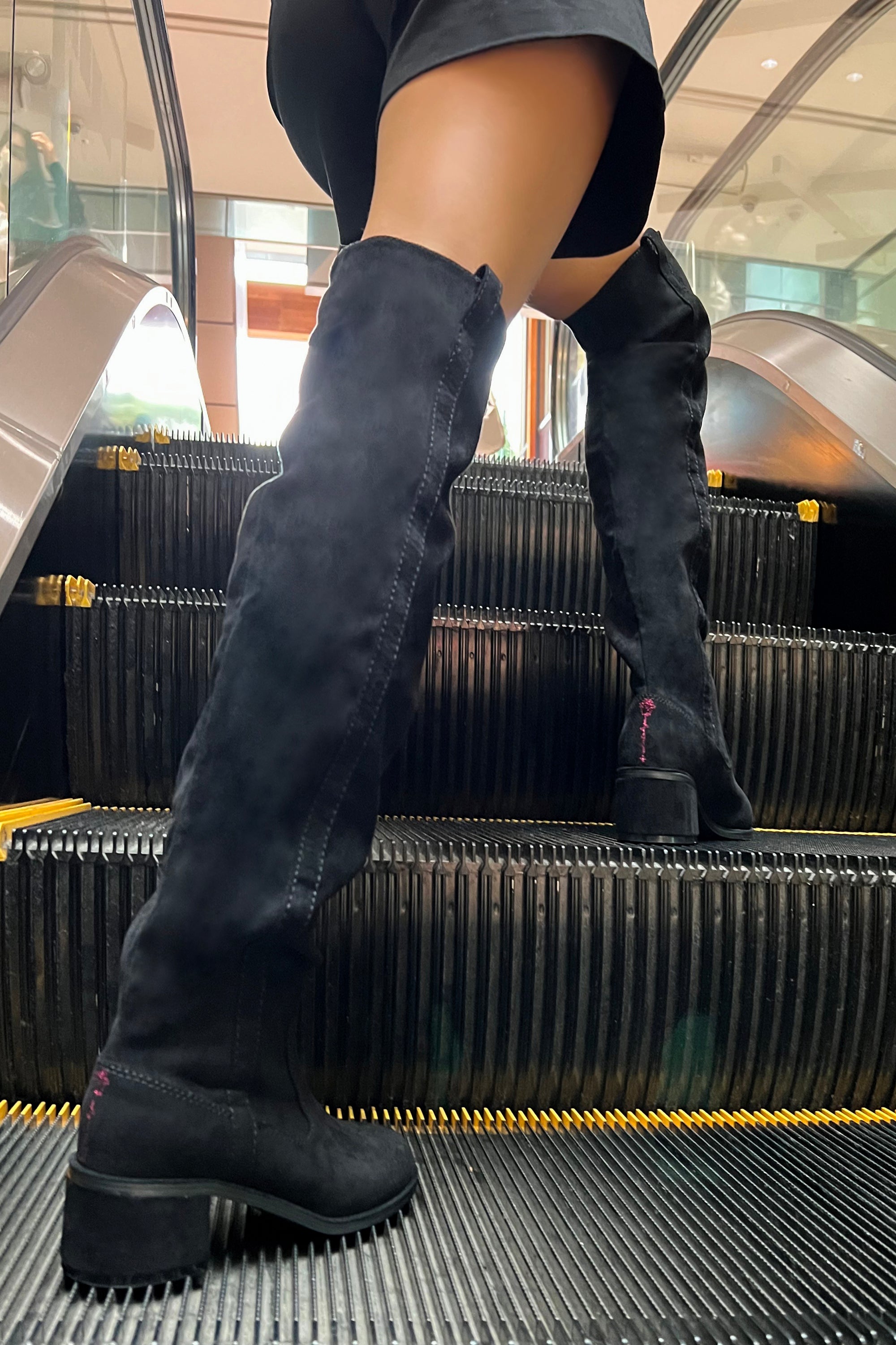 ステッチデザインルーズロングブーツ