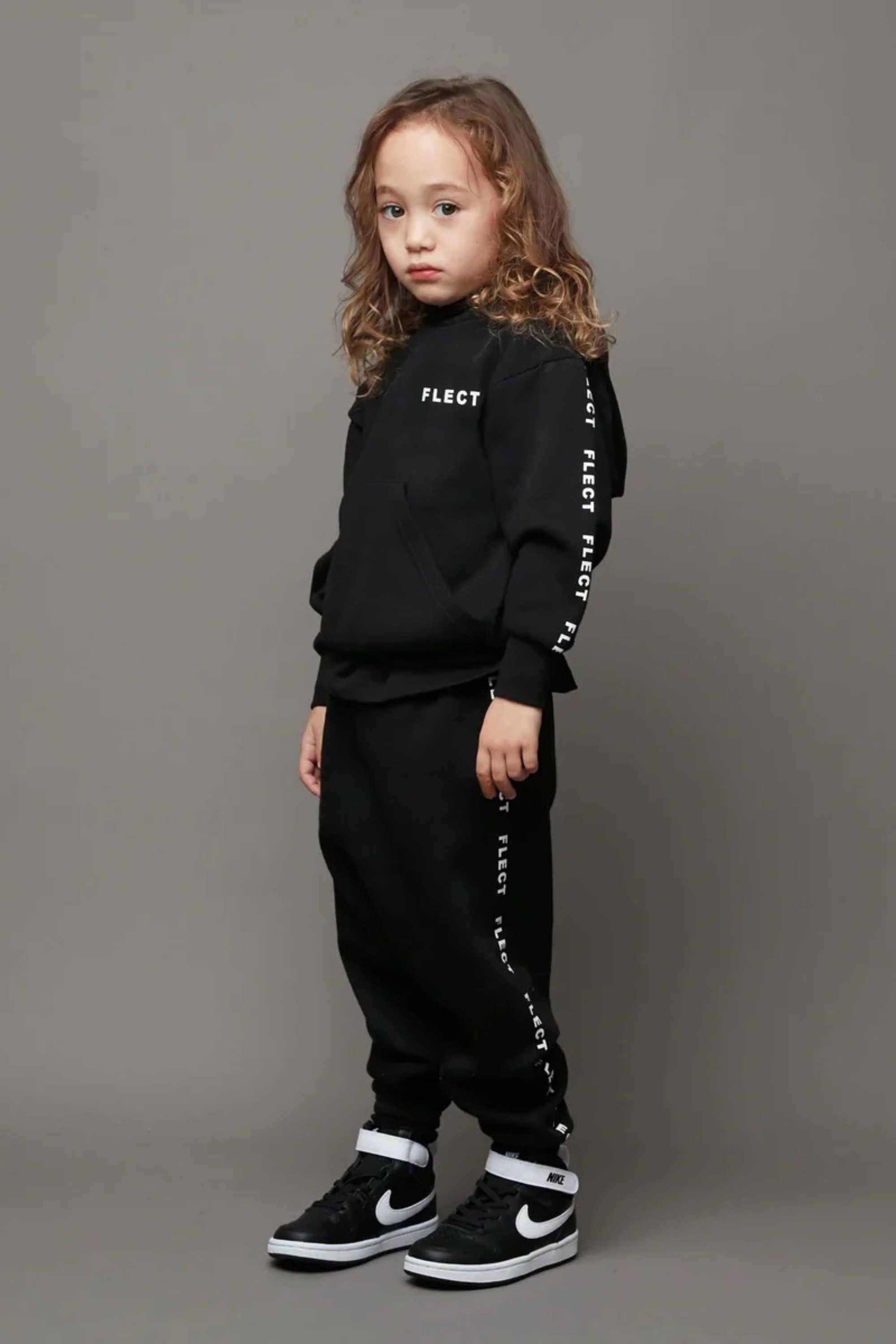 LOGO HOODIE & SWEAT PANTS SET UP(BLK)